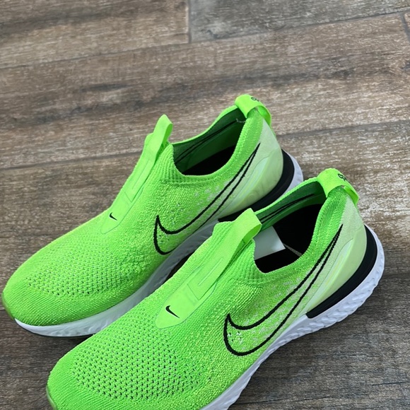 Nike Ladies Lime Green Running Shoes size 9 - Picture 4 of 10
